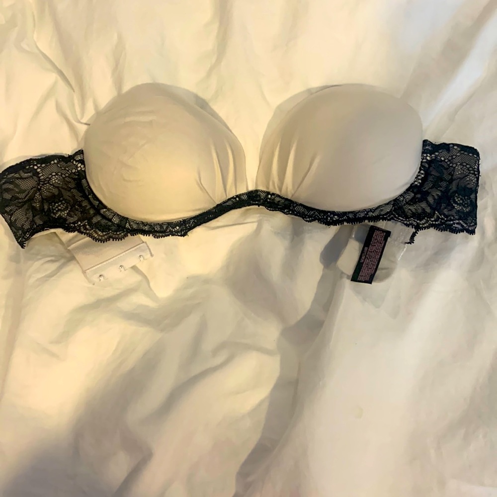 Victoria’s Secret strapless push-up bra 36B